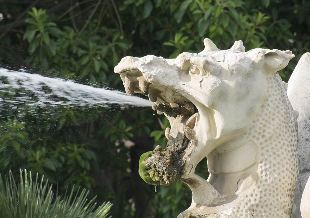 Fuente de cabeza de dragón del parque de la Ciutadella de Barcelona 2015